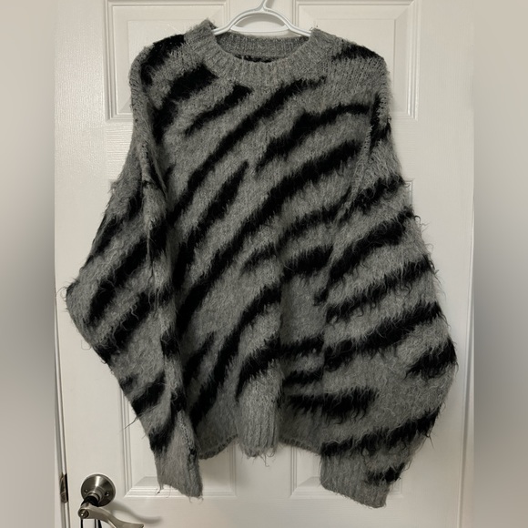 Knit Sweater ( free size ) - Picture 1 of 3